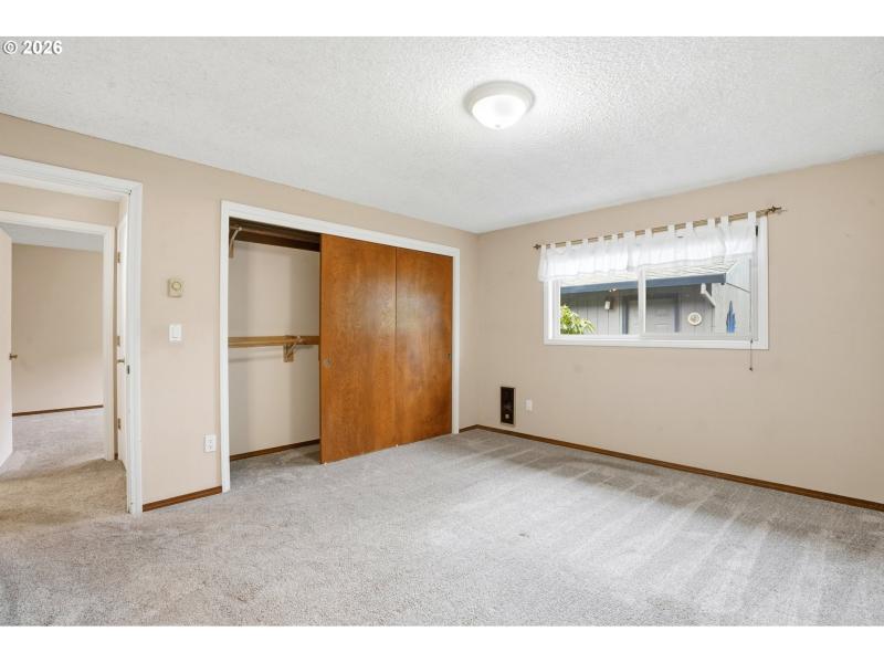 Bedroom, Primary