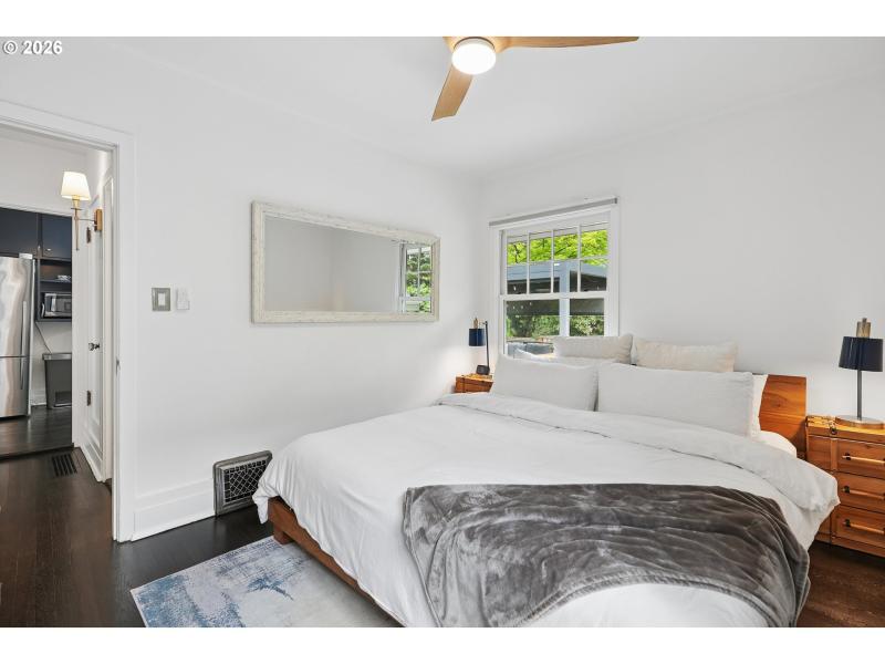 Bedroom, Primary