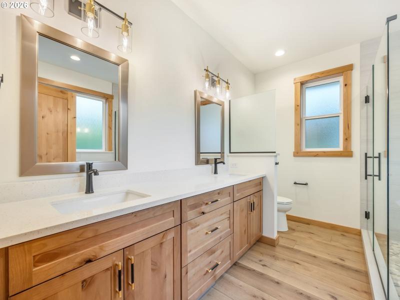 Bathroom, Attached