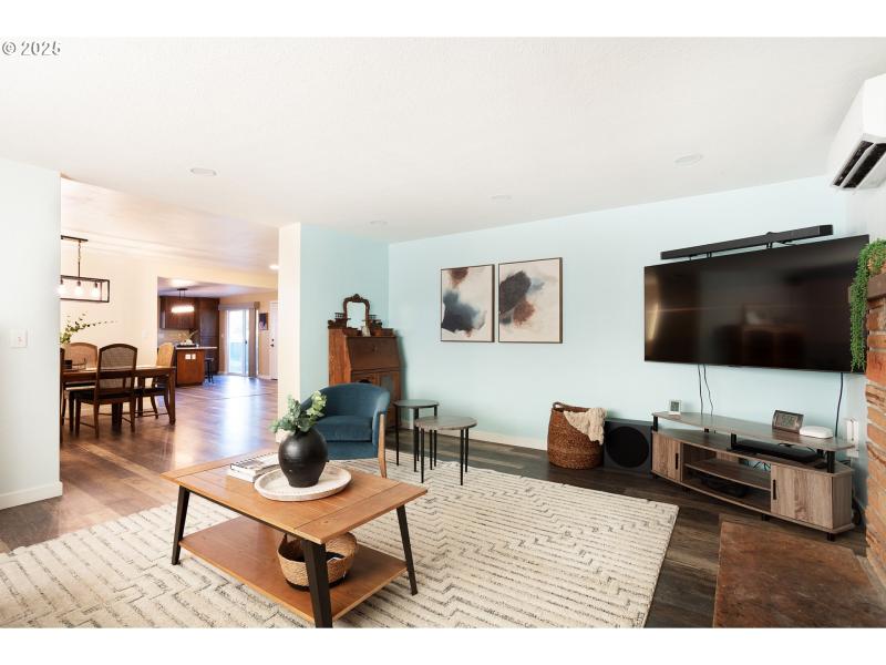 Living Room/Dining Room