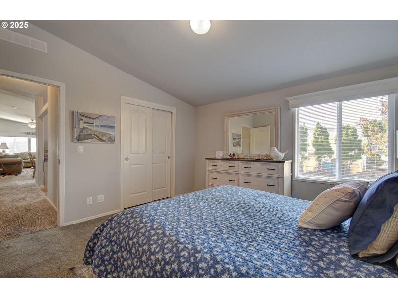 Bedroom, Primary