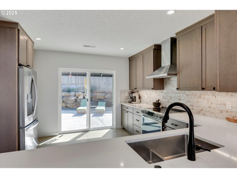 Kitchen/Outside