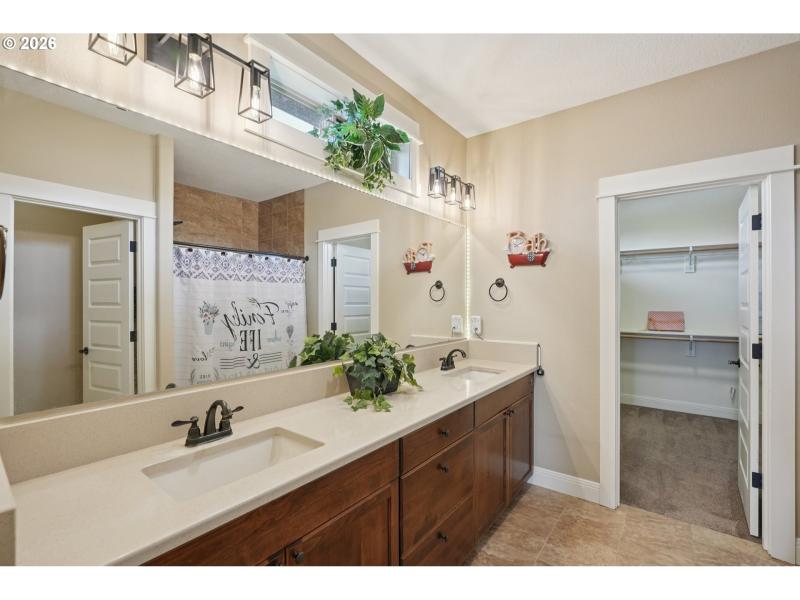 Owner's Suite Bathroom