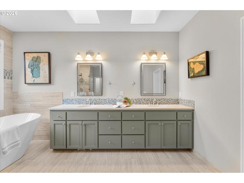 Owner's Suite Bathroom