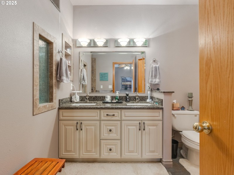 Bathroom, Attached