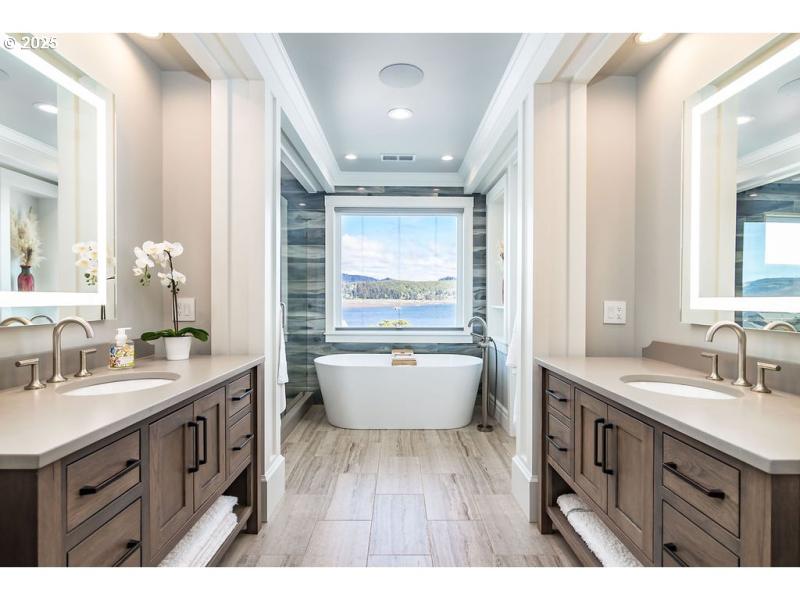 Owner's Suite Bathroom