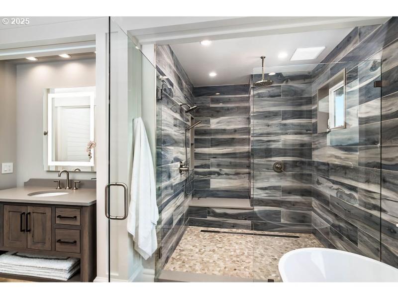 Owner's Suite Bathroom