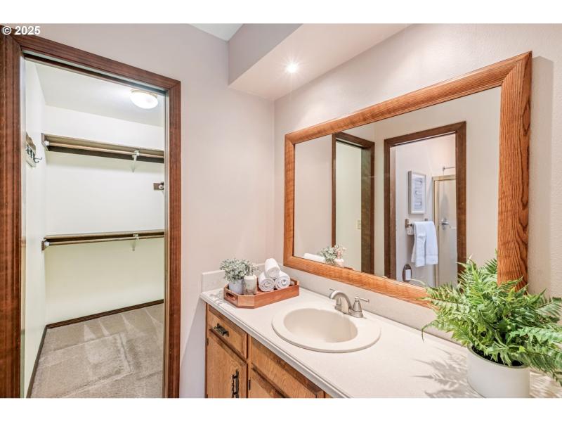 Owner's Suite Bathroom