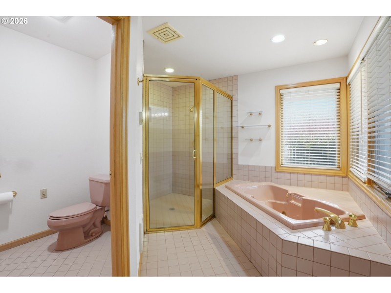 Owner's Suite Bathroom