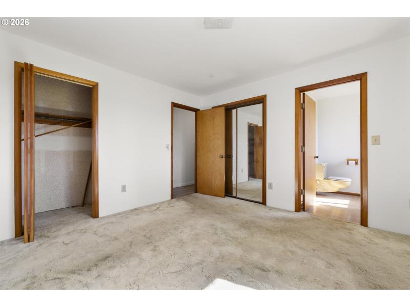 Bedroom, Primary