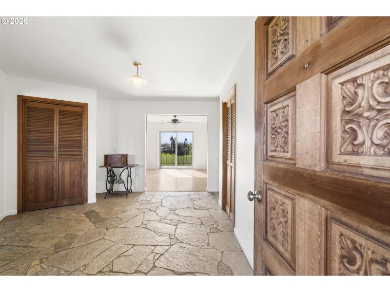 Entrance/Foyer
