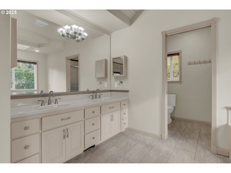 Owner's Suite Bathroom