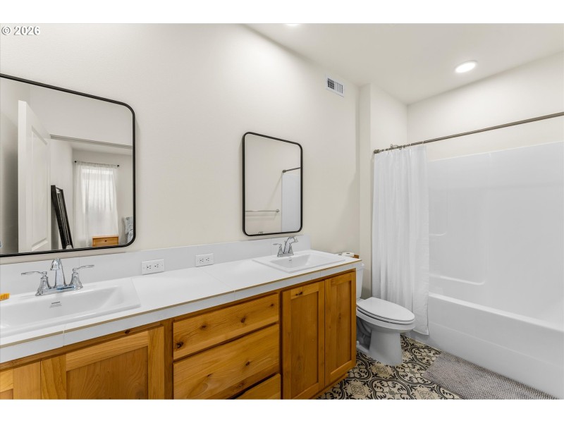 Owner's Suite Bathroom