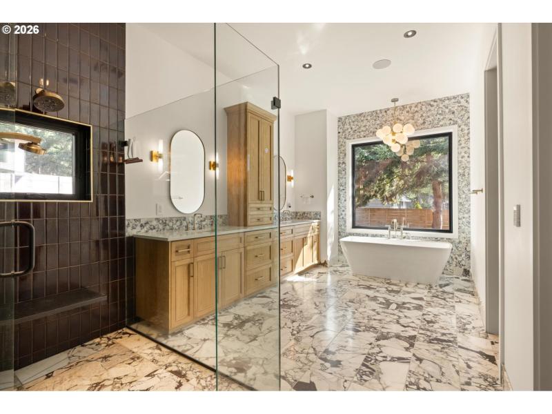 Owner's Suite Bathroom