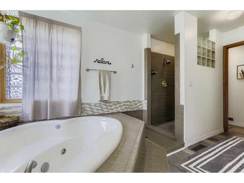 Bathroom, Attached