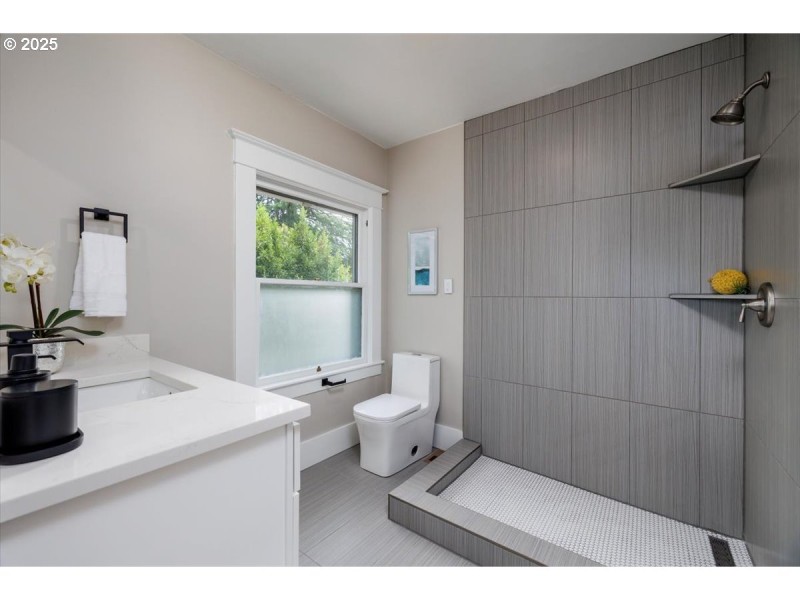 Bathroom, Attached