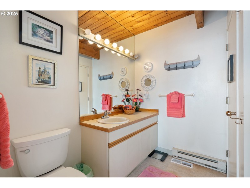 Bathroom, Attached