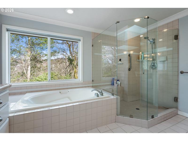 Owner's Suite Bathroom