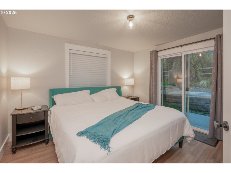 Bedroom, Primary