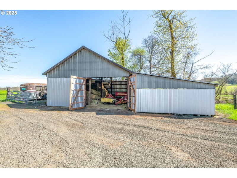 Barn