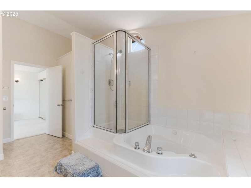 Owner's Suite Bathroom