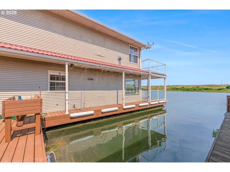 Dock