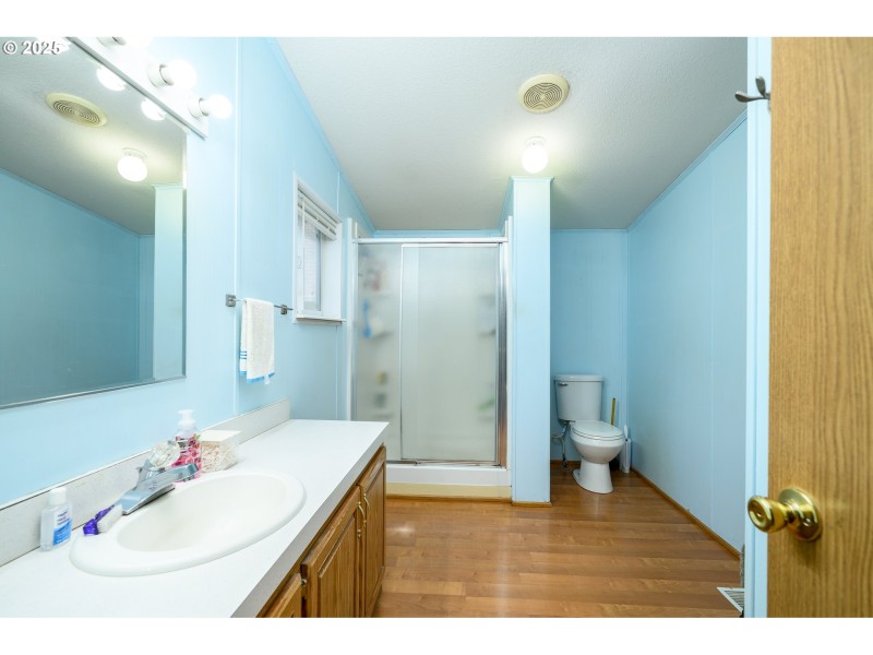 Bathroom, Attached