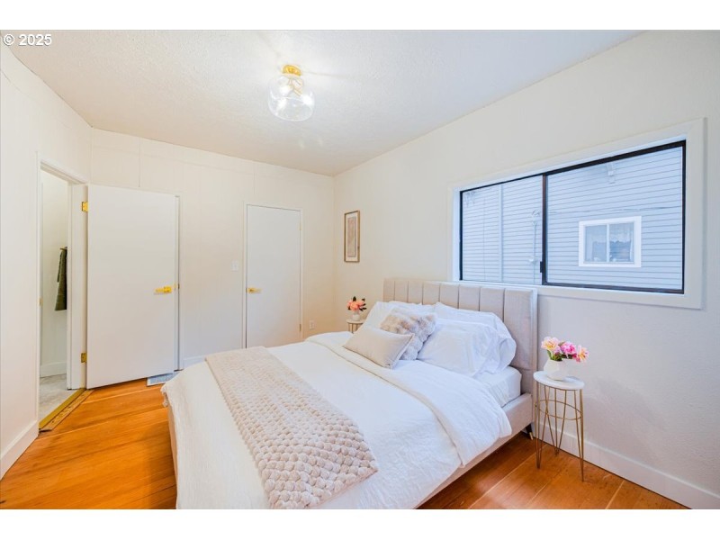 Bedroom, Primary
