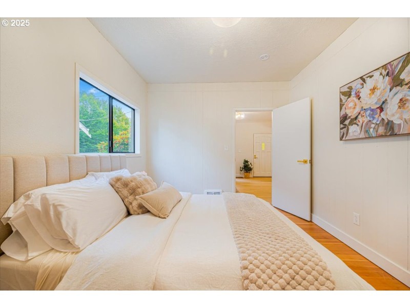 Bedroom, Primary