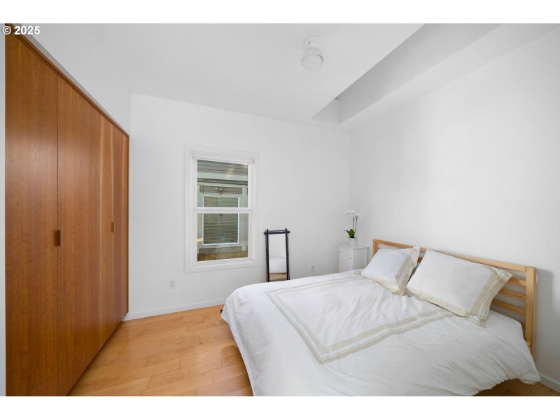 Bedroom, Primary