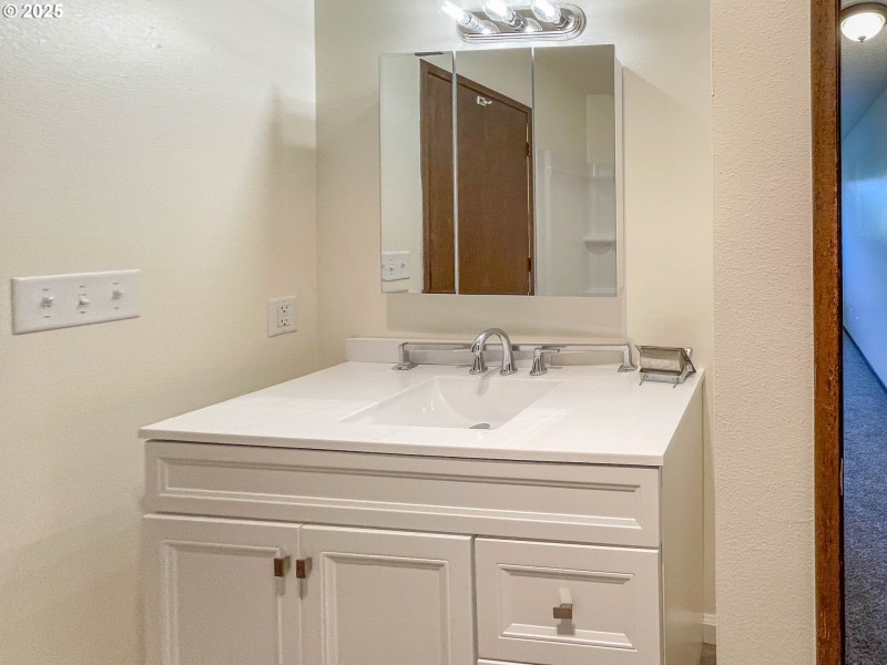 Bathroom, Attached