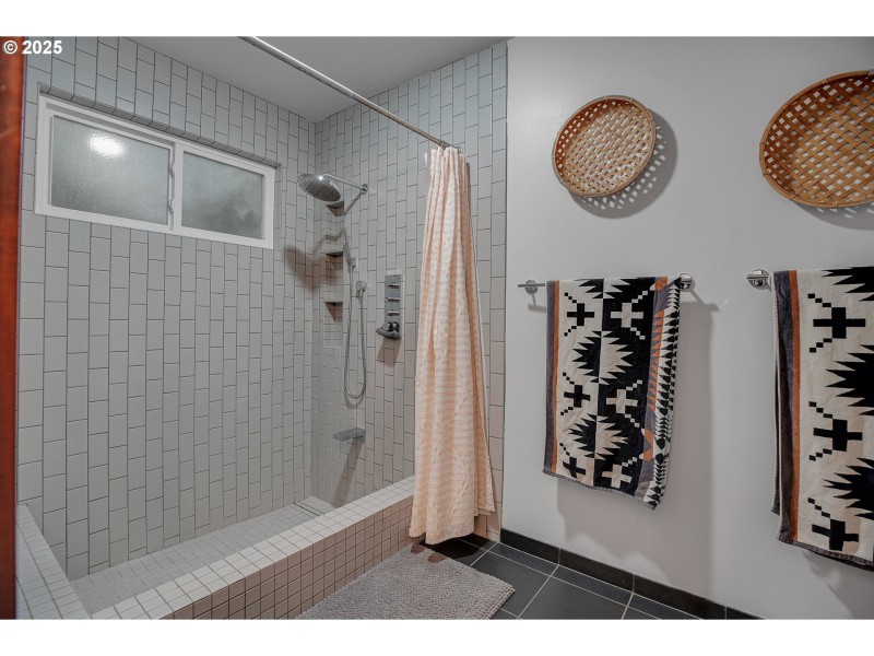 Bathroom, Attached