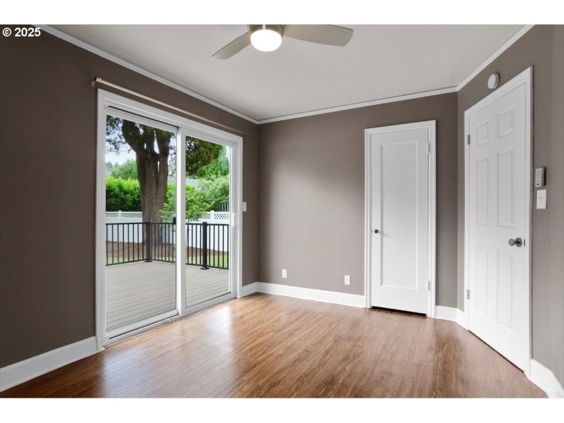 Bedroom, Primary