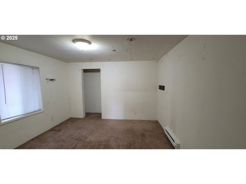 Bedroom, Primary