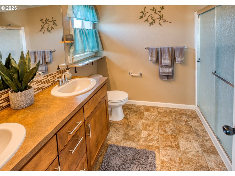 Bathroom, Attached