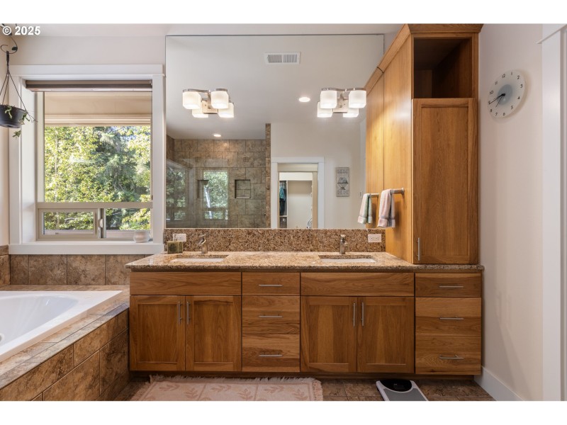 Bathroom, Attached