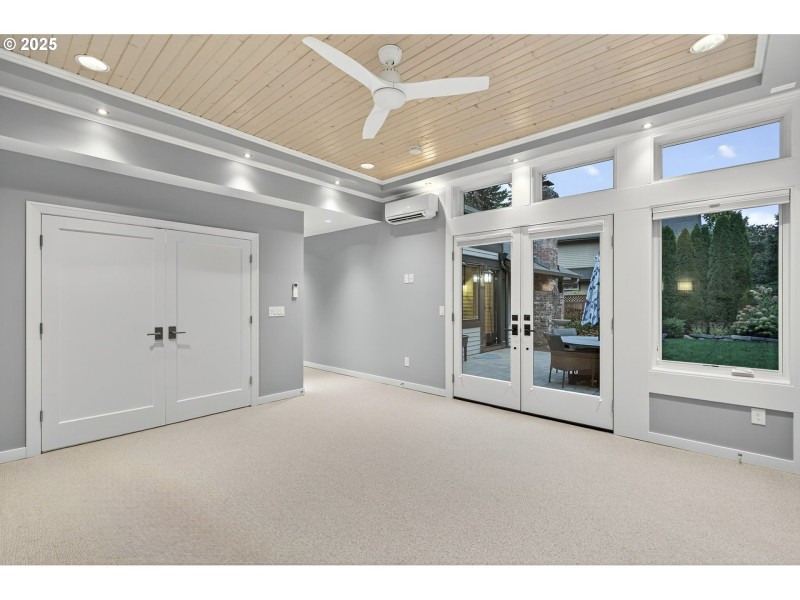 Bedroom, Owner's Suite