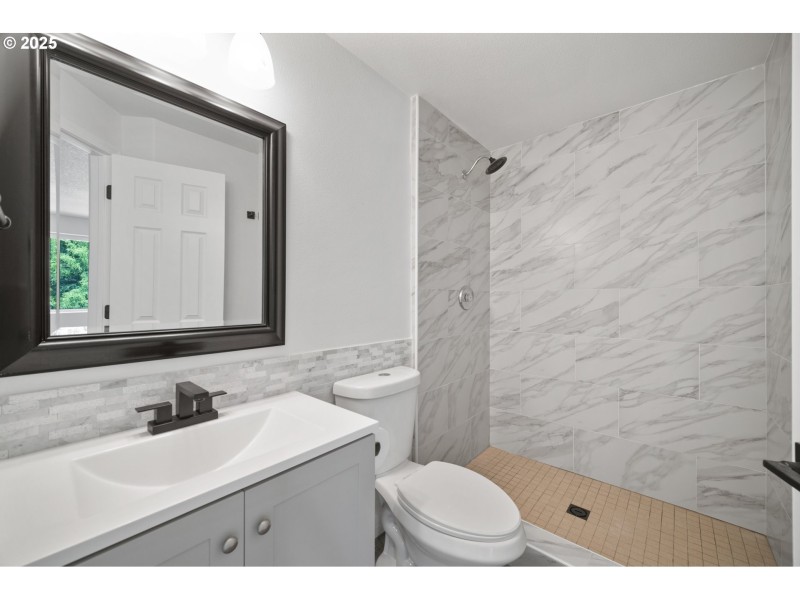 Owner's Suite Bathroom