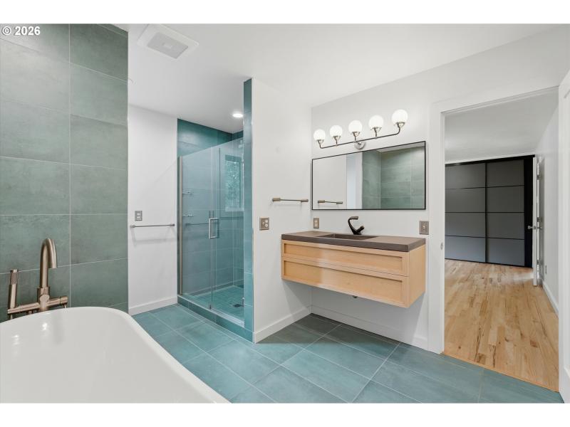 Owner's Suite Bathroom