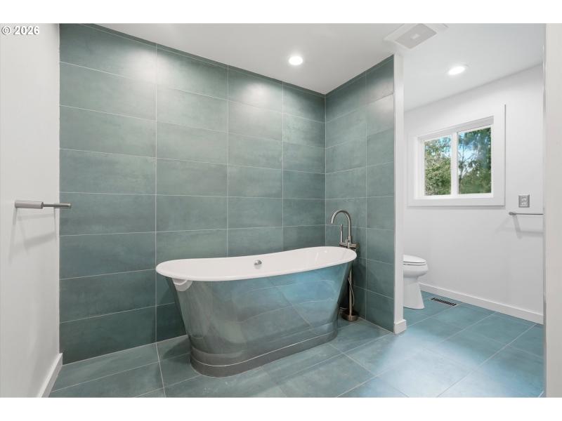 Owner's Suite Bathroom