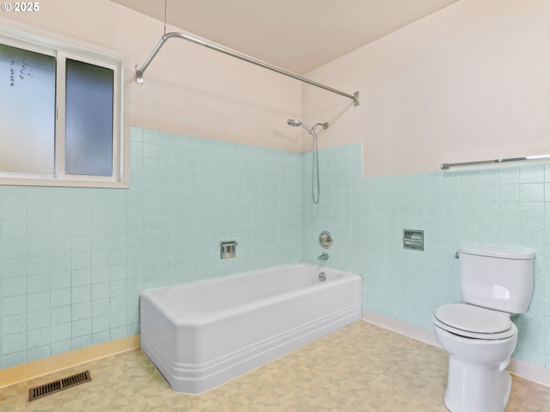 Bathroom, Attached