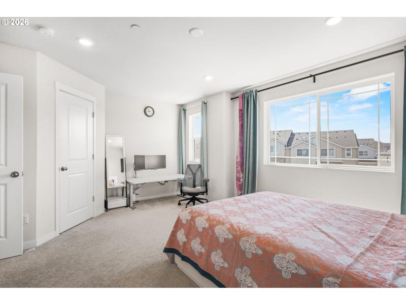Bedroom, Primary