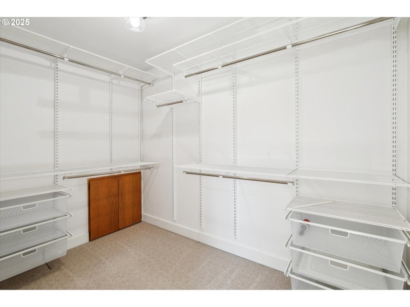 Bedroom, Primary