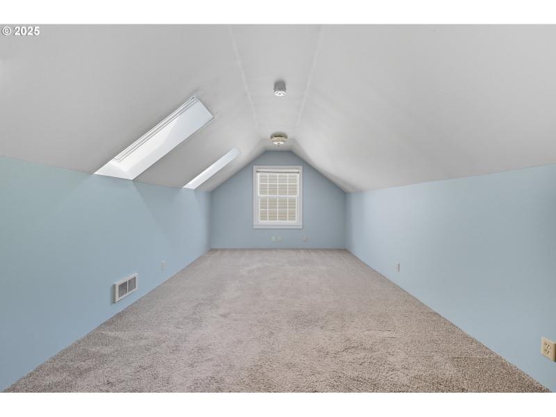 Bedroom, Primary