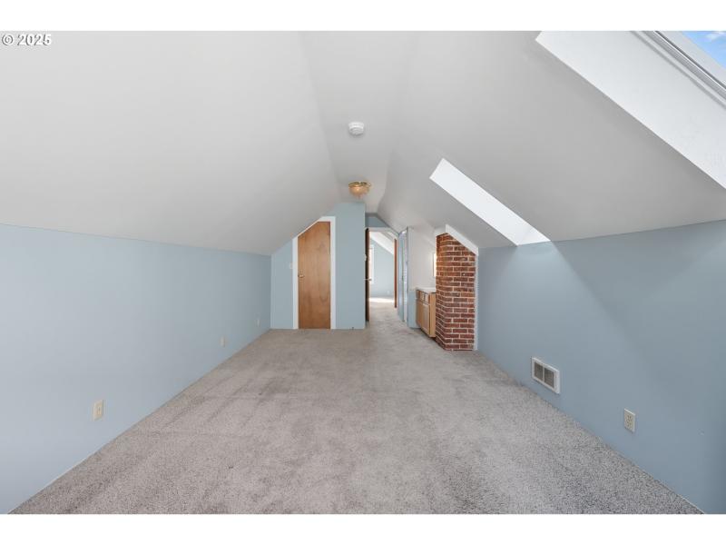 Bedroom, Primary