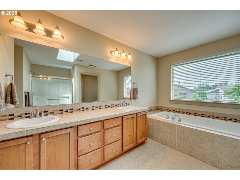 Owner's Suite Bathroom