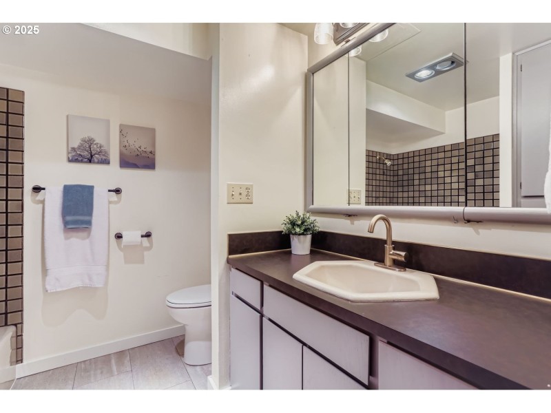 Bathroom, Attached