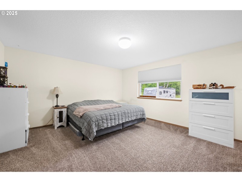 Bedroom, Primary