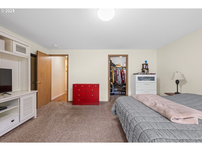 Bedroom, Primary