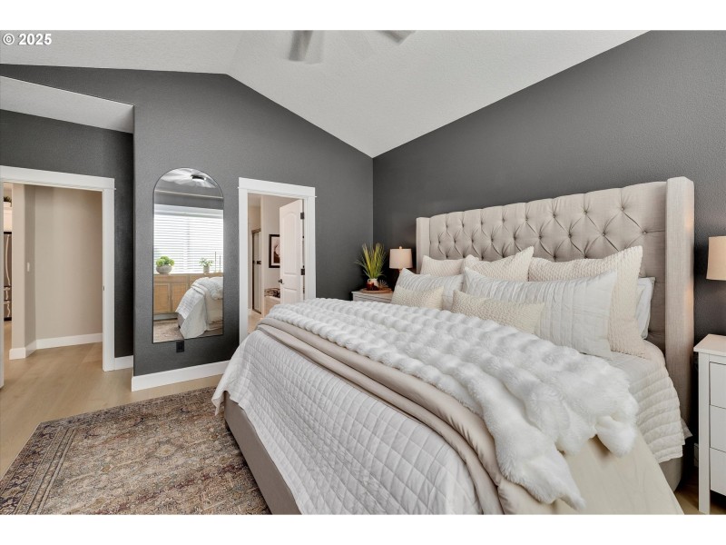 Bedroom, Primary